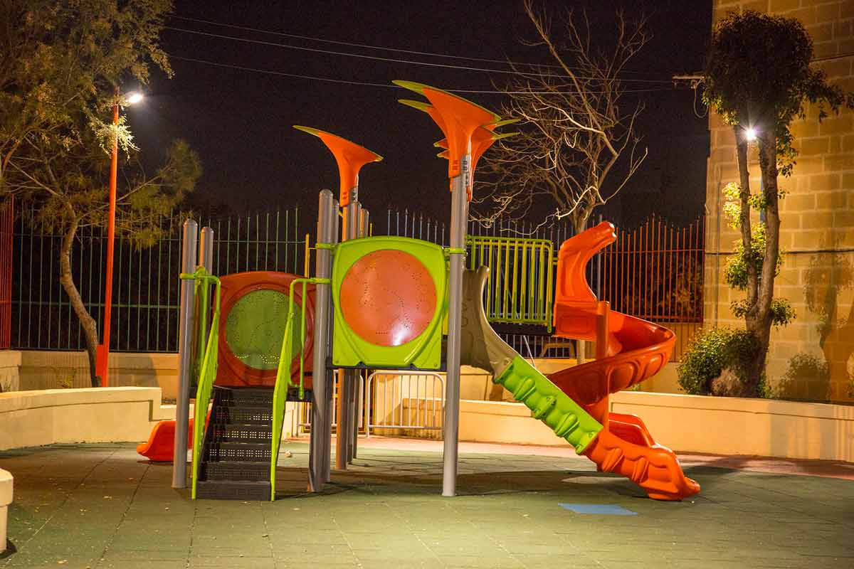 幼兒園室外滑梯 幼兒園室外滑梯